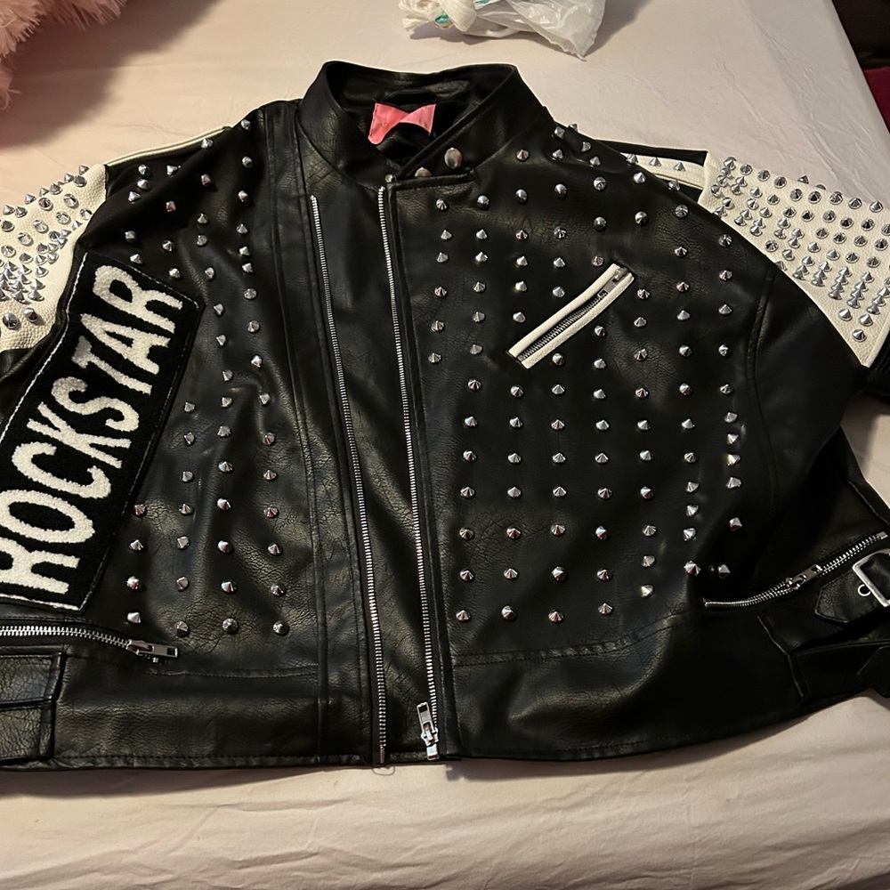 Leather ladies coat, new without tags